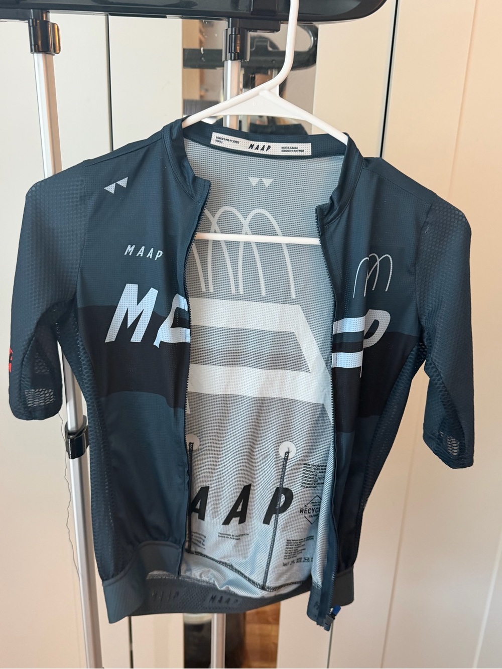 MAAP Women's Black Performance Cycling Jersey - Picture 8 of 13